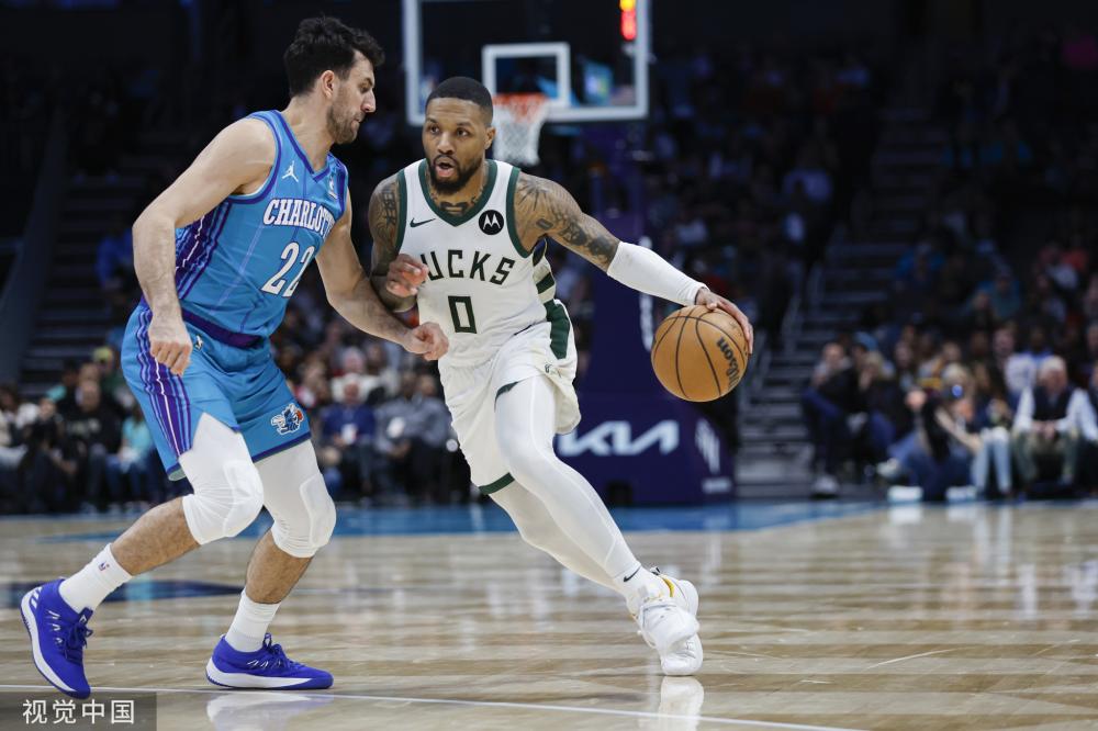 他都表现出 他都表现出