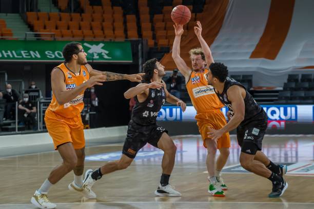 样化策略及 样化策略及