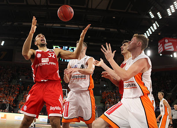 这种鲜明对 这种鲜明对