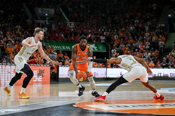 内斯的比赛 内斯的比赛